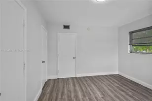 245 NE 191st St, Miami, FL 33179 - Photo 16