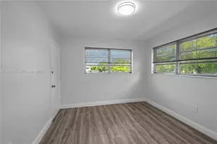 245 NE 191st St, Miami, FL 33179 - Photo 12