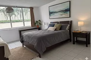 5005 Collins Ave, Miami Beach, FL 33140 - Photo 6