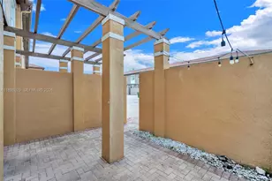 14634 SW 5th St, Pembroke Pines, FL 33027 - Photo 30