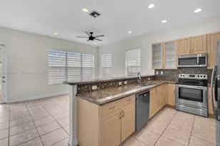 14634 SW 5th St, Pembroke Pines, FL 33027 - Photo 1