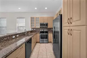 14634 SW 5th St, Pembroke Pines, FL 33027 - Photo 8