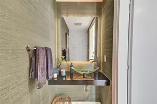 200 Biscayne Blvd Way, Miami, FL 33131 - Photo 2