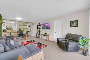9410 Poinciana Pl, Davie, FL 33324 - Photo 6