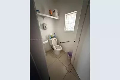 816 NE 125th St #804, North Miami, FL 33161 - Photo 4
