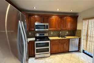 2531 W 60th Pl, Hialeah, FL 33016 - Photo 22