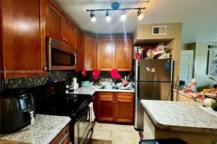425 NW 210th St, Miami Gardens, FL 33169 - Photo 4