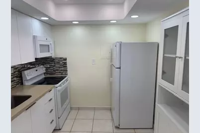 5401 Collins Ave #1129, Miami Beach, FL 33140 - Photo 24