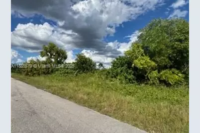 3913 14th St SW, Other City - In The State Of Florida, FL 33976 - Photo 8