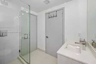 55 SW 9th St, Miami, FL 33130 - Photo 16