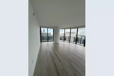 55 SW 9th St #3506, Miami, FL 33130 - Photo 2