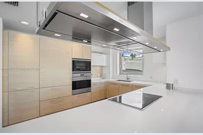17111 Biscayne Blvd #401, North Miami Beach, FL 33160 - Photo 12