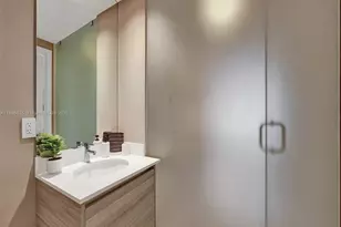 121 NE 34th St, Miami, FL 33137 - Photo 32