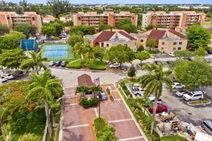 10245 NW 9th St Cir, Miami, FL 33172 - Photo 2