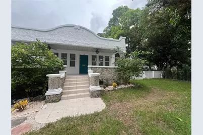 130 SW 1st Ave #130, Hallandale Beach, FL 33009 - Photo 2