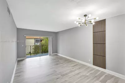 13980 NE 2nd Ct, Miami, FL 33161 - Photo 2