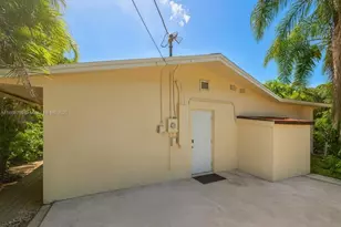 10681 SW 47th St, Davie, FL 33328 - Photo 6