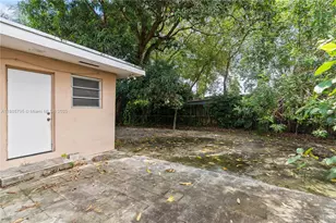 1170 NW 87th St, Miami, FL 33150 - Photo 8