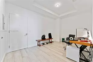 45 SW 9th St, Miami, FL 33130 - Photo 14