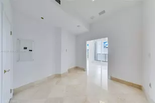 100 Lincoln Rd, Miami Beach, FL 33139 - Photo 20