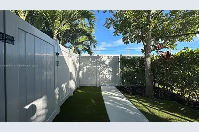 1109 NE 6th Ave #3, Fort Lauderdale, FL 33304 - Photo 2