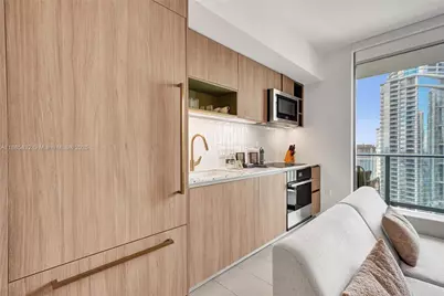 159 NE 6th St #3302, Miami, FL 33132 - Photo 16