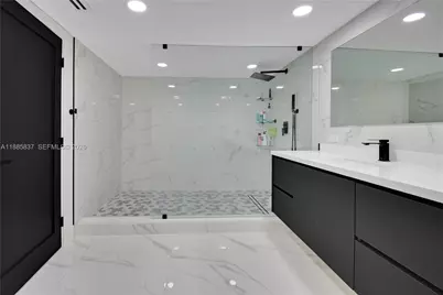 1800 N Bayshore Dr #512, Miami, FL 33132 - Photo 20