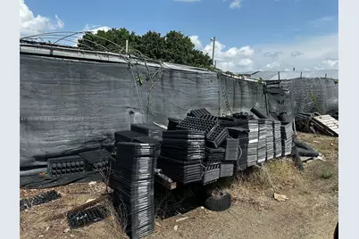 19815 SW 256 St, Homestead, FL 33031 - Photo 8