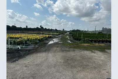 19815 SW 256 St, Homestead, FL 33031 - Photo 24