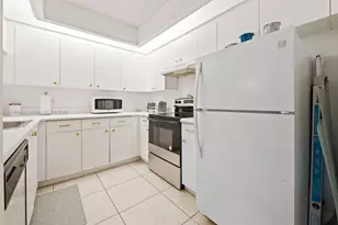 701 SW 142nd Ave, Pembroke Pines, FL 33027 - Photo 14