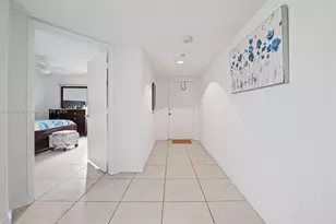 701 SW 142nd Ave, Pembroke Pines, FL 33027 - Photo 4