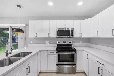 8250 NW 46th St, Lauderhill, FL 33351 - Photo 14