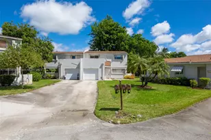 8662 Bridle Path Ct, Davie, FL 33328 - Photo 4