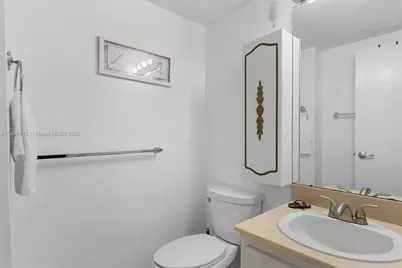 5001 Collins Ave #5E, Miami Beach, FL 33140 - Photo 16