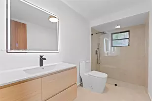 705 E 9th Ln, Hialeah, FL 33010 - Photo 28