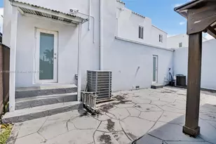 1680 NW 22nd Ct, Miami, FL 33125 - Photo 18