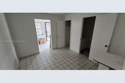 610 E 6th Pl, Hialeah, FL 33010 - Photo 16