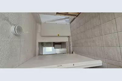 610 E 6th Pl, Hialeah, FL 33010 - Photo 14