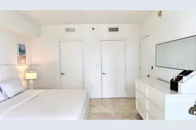 475 Brickell Ave #2512, Miami, FL 33131 - Photo 10