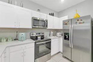 424 NE 4th Ave, Florida City, FL 33034 - Photo 6