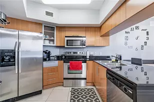 1750 N Bayshore Dr, Miami, FL 33132 - Photo 22