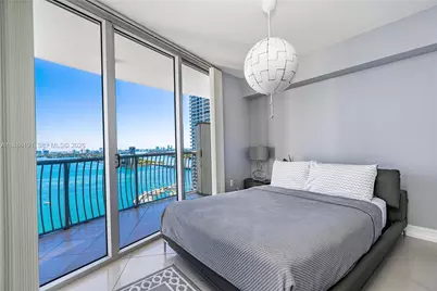 1750 N Bayshore Dr #2301, Miami, FL 33132 - Photo 2