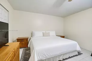 27 Madrid Ln, Davie, FL 33324 - Photo 12