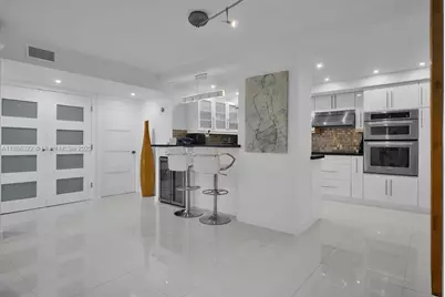6039 Collins Ave #1126, Miami Beach, FL 33140 - Photo 32