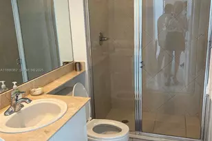 325 S Biscayne Blvd, Miami, FL 33131 - Photo 14