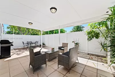 944 SW 10th Ave, Miami, FL 33130 - Photo 18