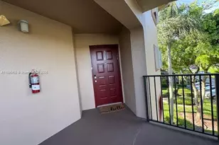 950 SW 138th Ave, Pembroke Pines, FL 33027 - Photo 4