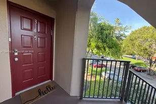 950 SW 138th Ave, Pembroke Pines, FL 33027 - Photo 2