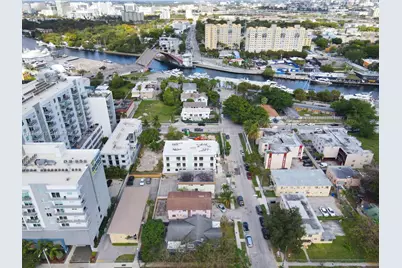 212 NW 7th Ave, Miami, FL 33128 - Photo 22
