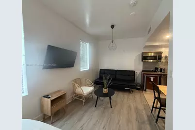 1036 Ocean Dr #B309, Miami Beach, FL 33139 - Photo 2